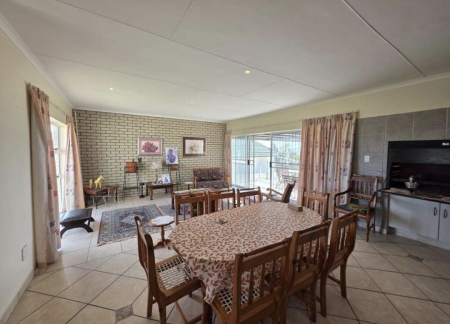 3 Bedroom Property for Sale in Stilbaai Western Cape